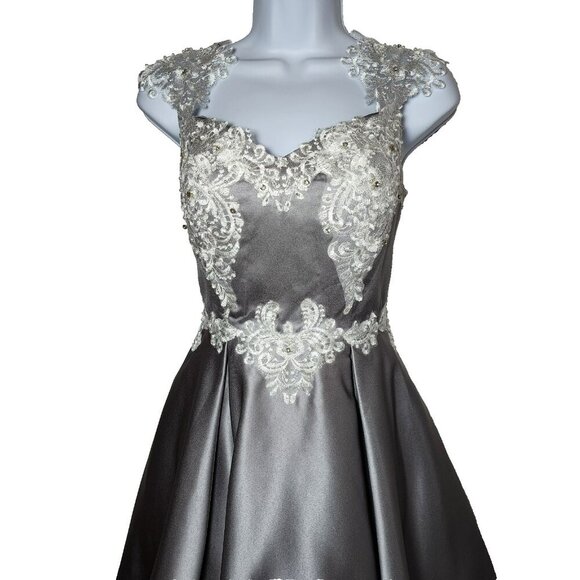 JJ's House Silver Gray Formal Dress NWT Size High-Low Gown Lace